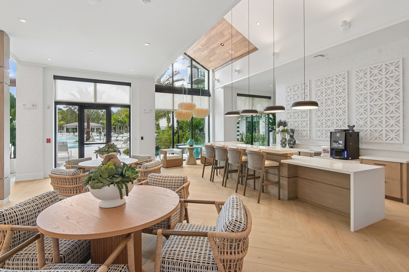 Affina_LuxuryApartments_LobbyCafe_KendallFlorida