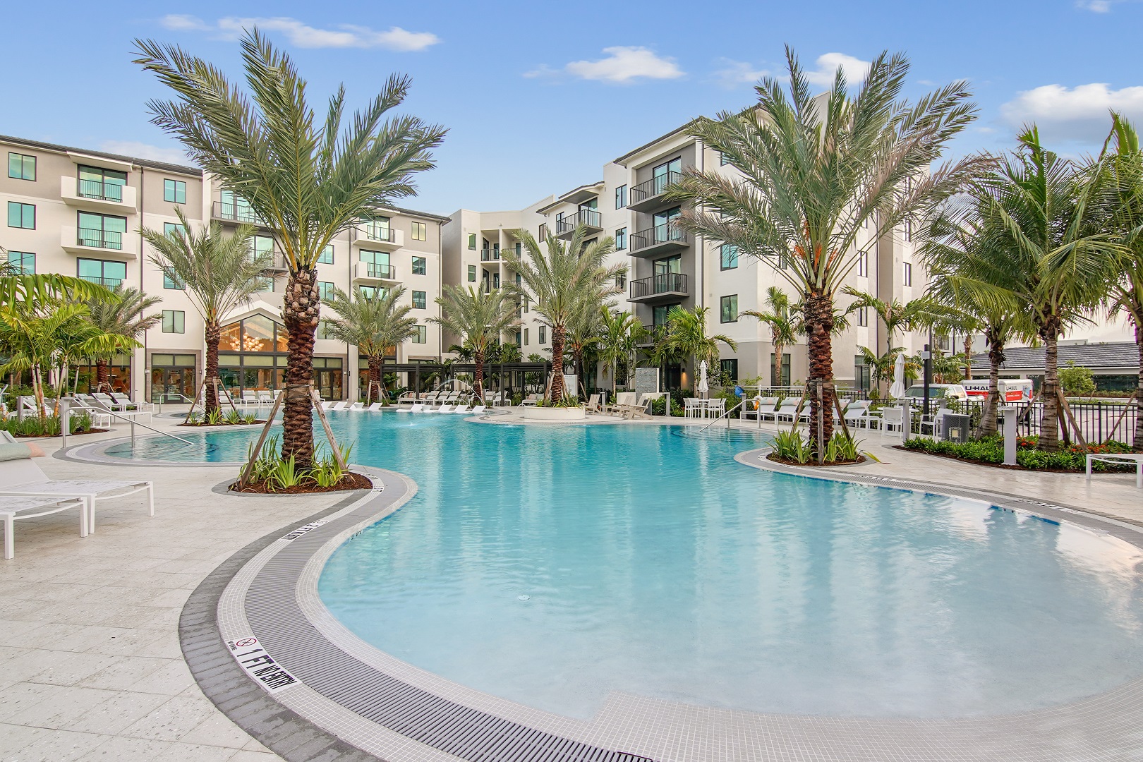 Affina_LuxuryApartments_Pool_KendallFlorida