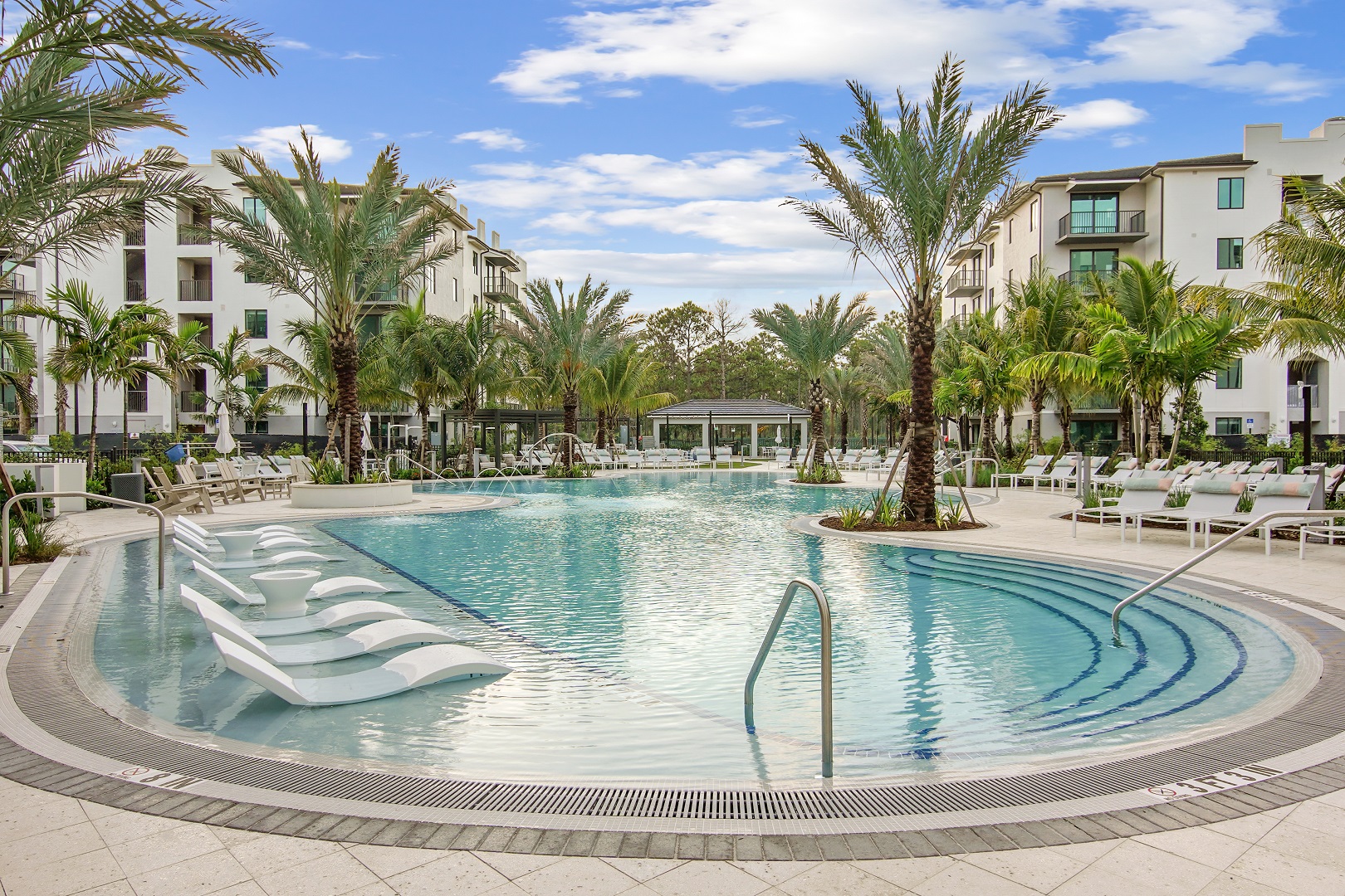Affina_LuxuryApartments_Pool_KendallFlorida